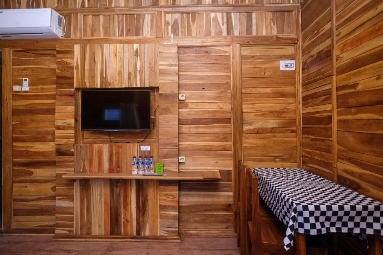 Urbanview Villa Kolopaking Kebumen By Reddoorz Экстерьер фото